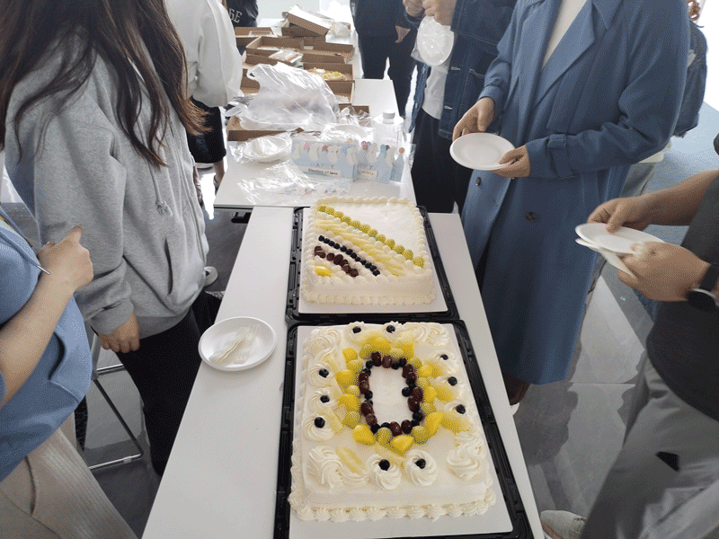 吃生日蛋糕啦.png